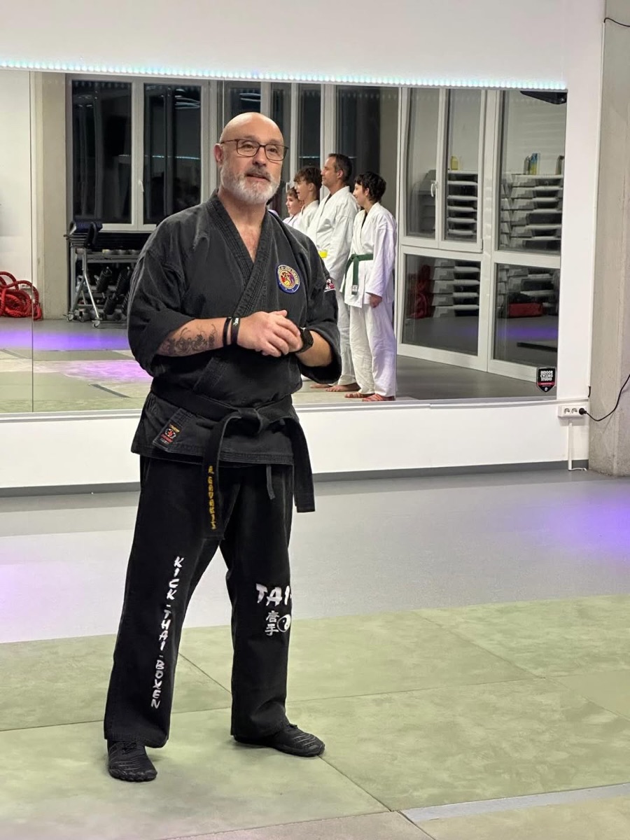 Sensei Ari im Dojo Kenshin